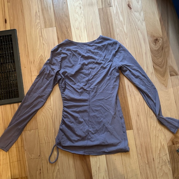 Lululemon Size 6 Cinch It Long Sleeve Ruched
Side Tee Dusky Lavender Stretch - Picture 2 of 4